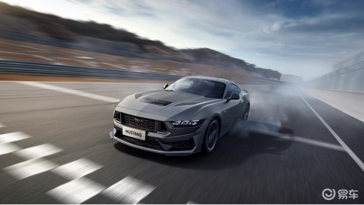 Mustang Dark Horse®超越顶级点燃跑车市