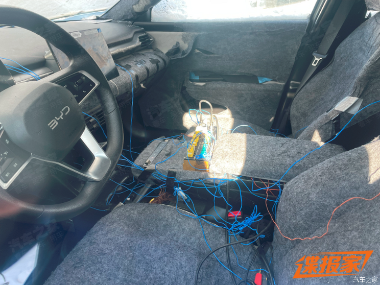 能省则省 比亚迪e7内饰谍照曝光 单色显示屏重出江湖？