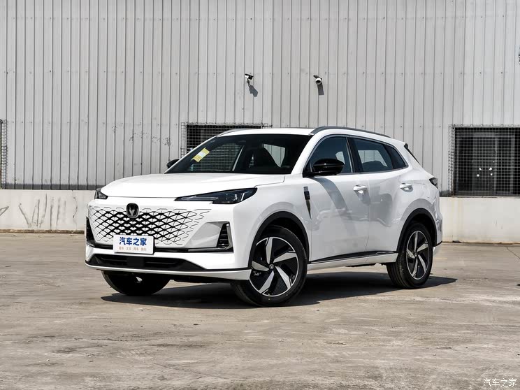 新蓝鲸500Bar发动机 长安新款CS55PLUS/逸动/UNI-V将于4月8日上市