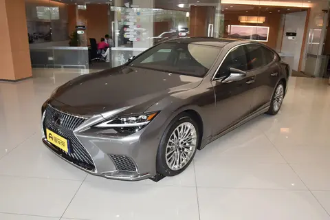 雷克萨斯LS：入门即豪华，4款车型对比，哪款更值得购买？