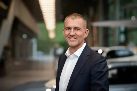 详细阅读:晚高峰新闻:2027款梅赛德斯-奔驰S级发布;宾利发布Bentayga X硬派越野概念车;劳斯莱斯第二款纯电车型谍照曝光 晚高峰新闻:2027款梅赛德斯-奔驰S级发布;宾利发布Bentayga X硬派越野概念车;劳斯莱斯第二款纯电车型谍照曝光