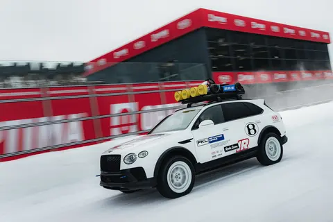 详细阅读:添越X概念车冰上首发,宾利最极致越野概念车亮相FAT赛车节 添越X概念车冰上首发,宾利最极致越野概念车亮相FAT赛车节