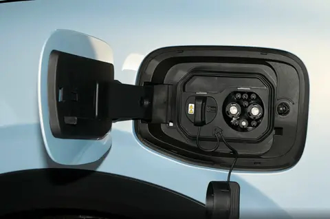 详细阅读:小车好操控,五菱缤果S适配女性用户,日常代步正合适 小车好操控,五菱缤果S适配女性用户,日常代步正合适